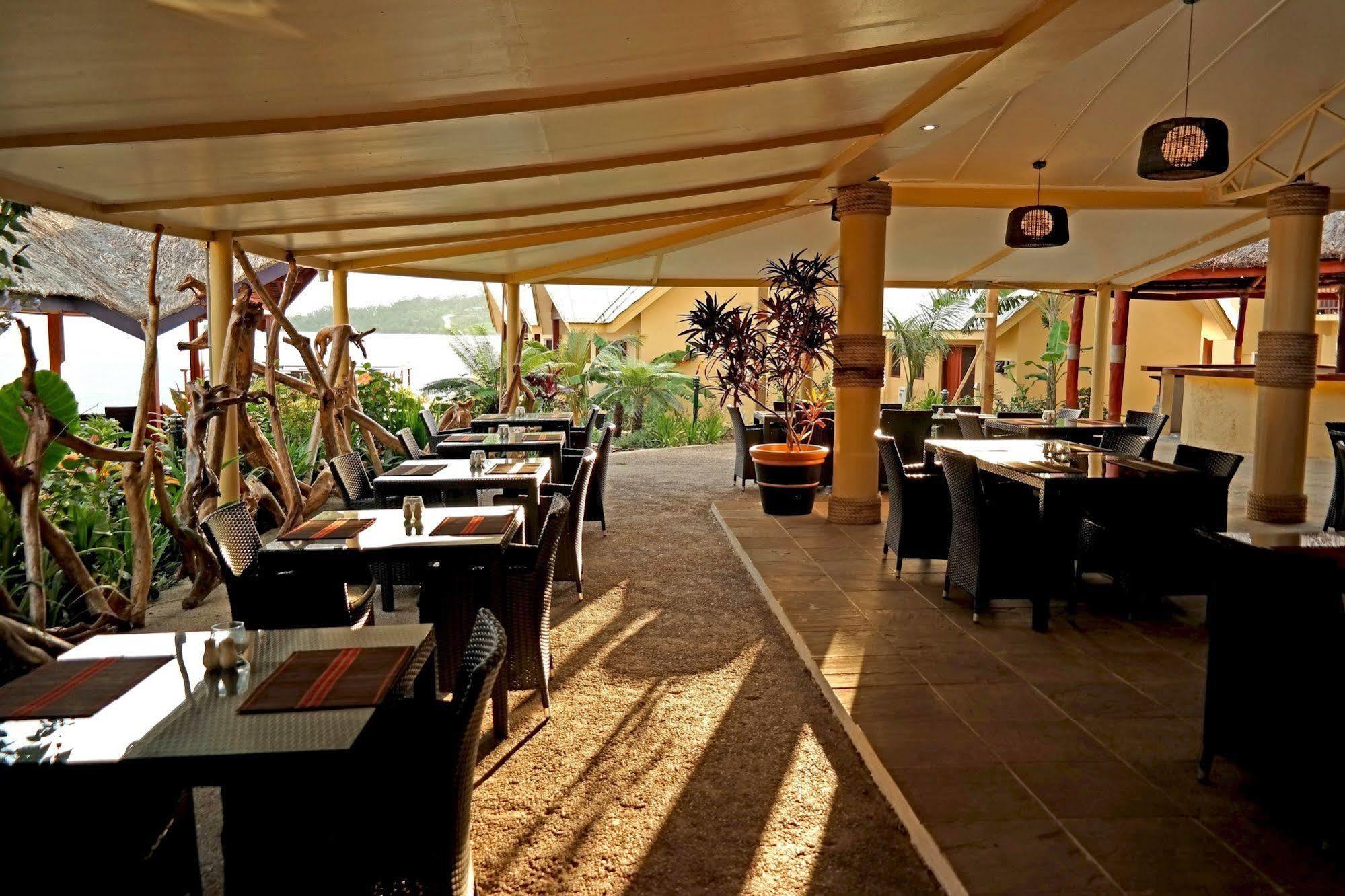 Moorings Hotel Порт-Вила Экстерьер фото