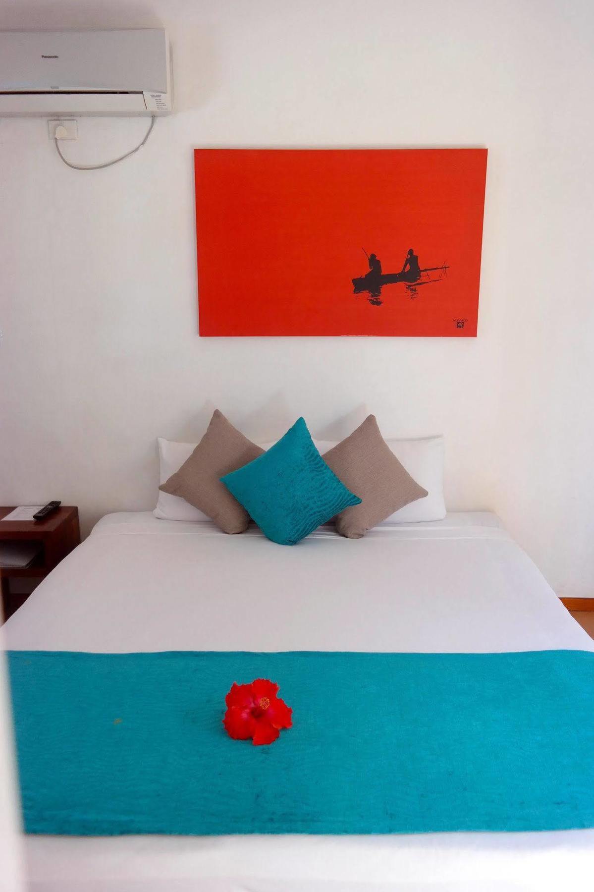 Moorings Hotel Порт-Вила Экстерьер фото