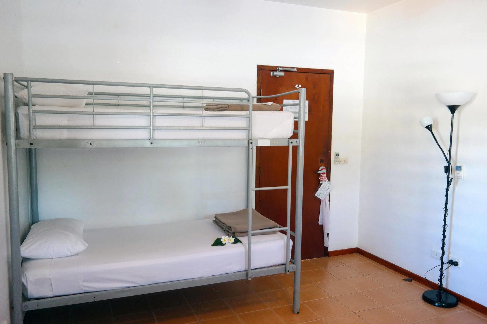 Moorings Hotel Порт-Вила Экстерьер фото